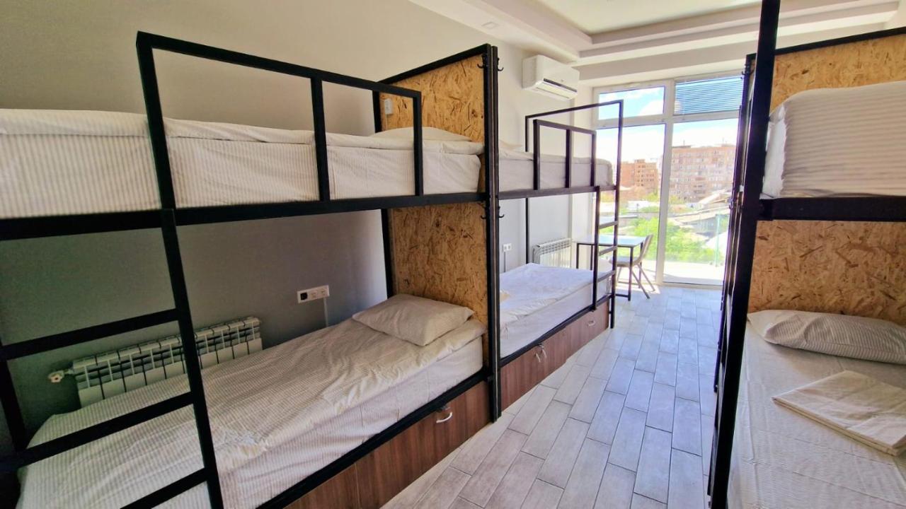 Puzzle Space Hostel Yerevan Exterior photo